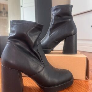 Steve Madden Black Heeled Boots